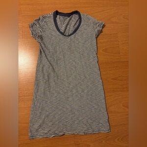 Universal Threads Striped Navy and White Women's Top